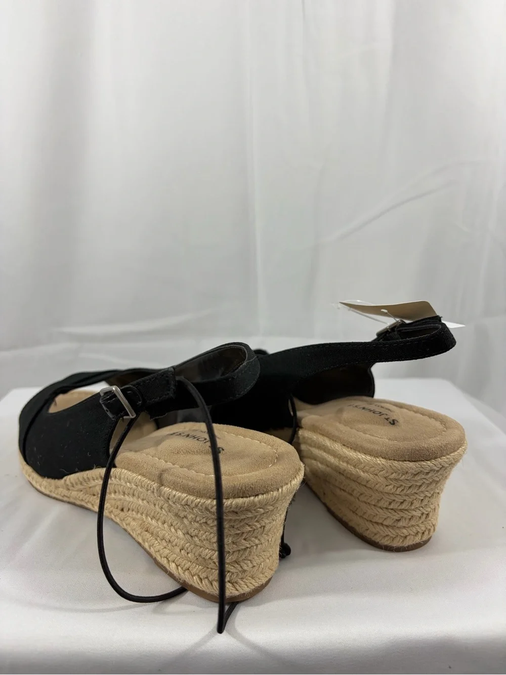 St. Johns Bay •women’s size
